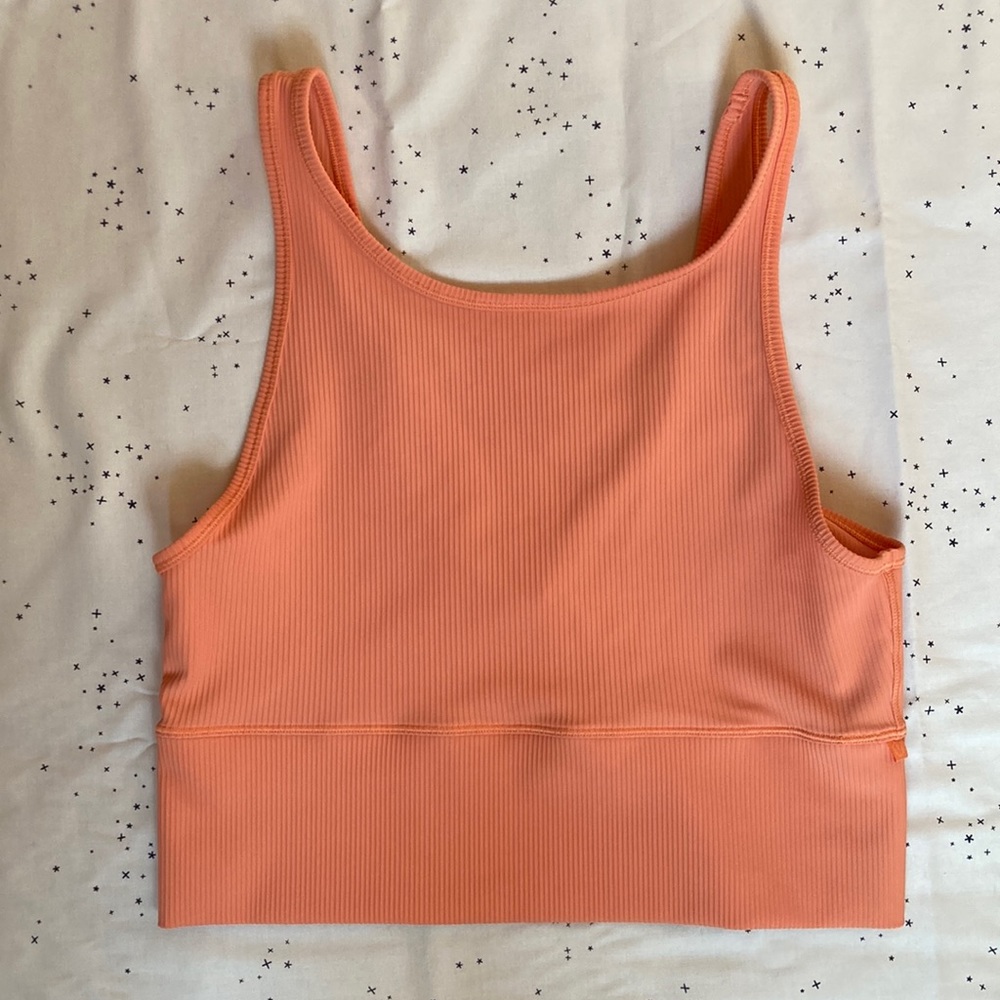 Lululemon peach crop top v back